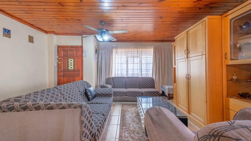 4 Bedroom Property for Sale in Cravenby Western Cape